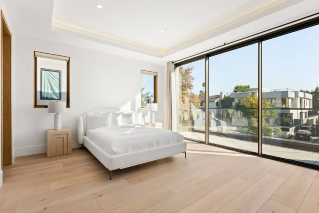 Vista Modern by Villoura - luxury villa rental in Los Angeles, photo 48