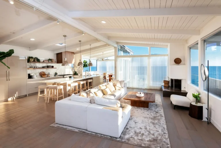 Del Mar Penthouse by Villoura