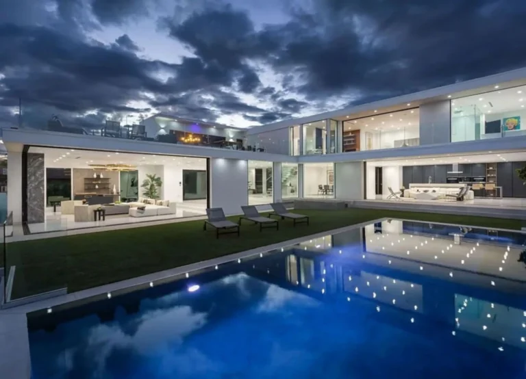 Hercules Sky Villa by Villoura