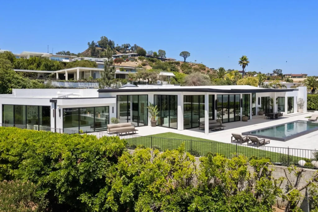 Neighborhoods That Actually Support Short‑Term Luxury Living