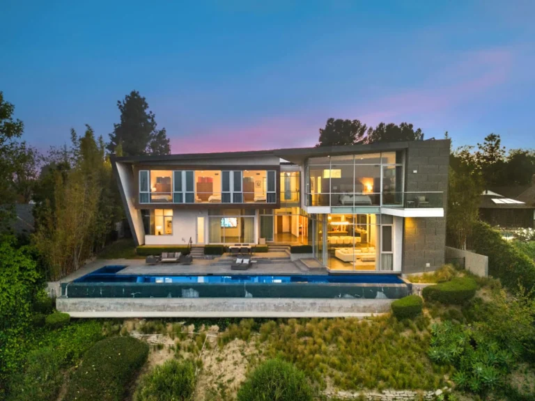 BelAir Lakeview Estate by Villoura