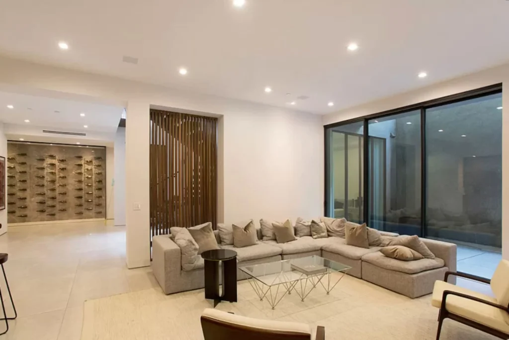 Villa Vanta by Villoura - luxury villa rental in Beverly Hills, photo 29