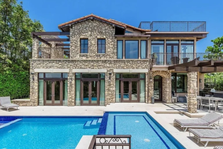 Villa Monarch by Villoura