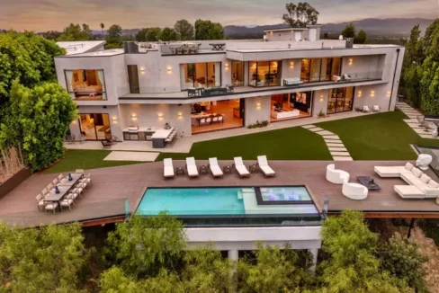 Royal Oaks Ultra-Luxury Resort