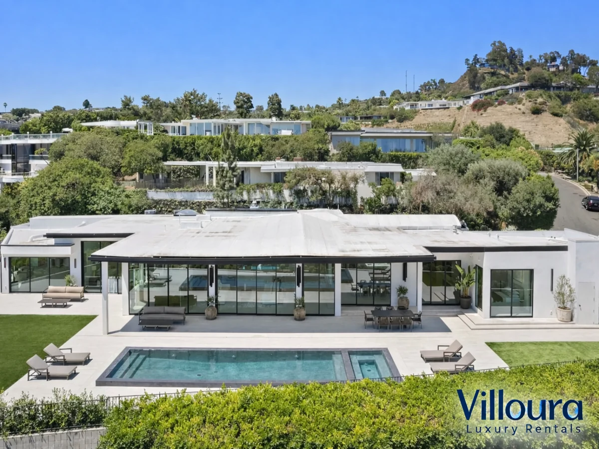 Monthly vs Short-Term Luxury Rentals
