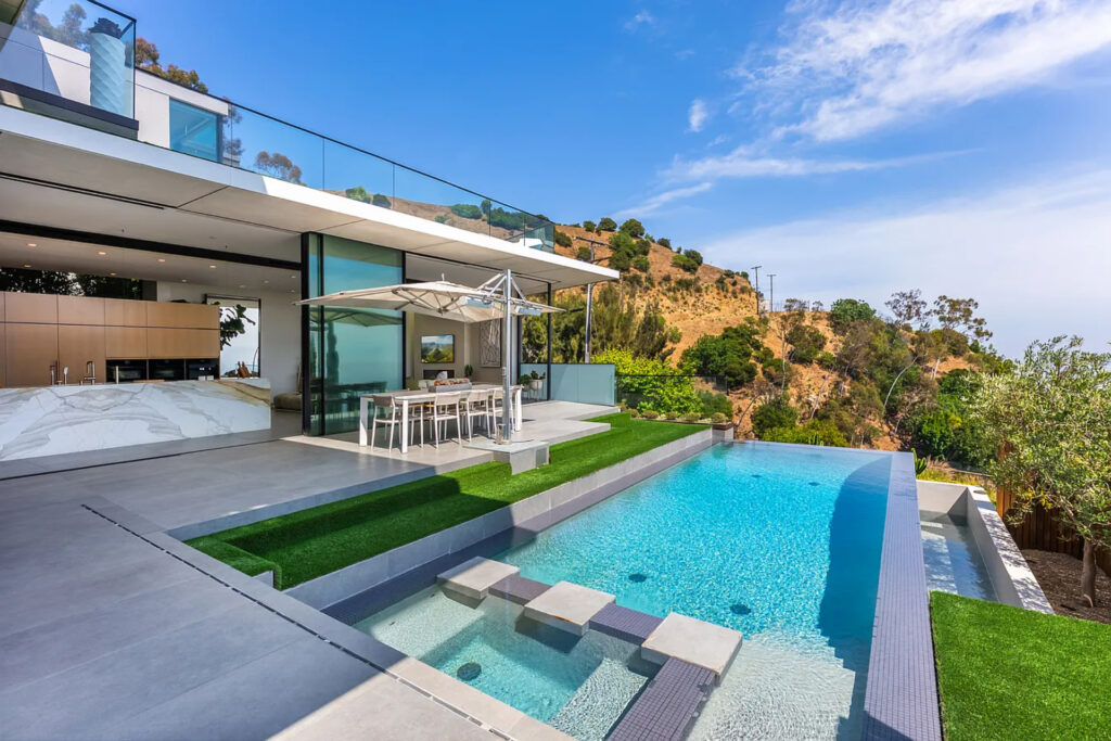 Blue Heights Luxury Villa - luxury villa rental in Beverly Hills, photo 5