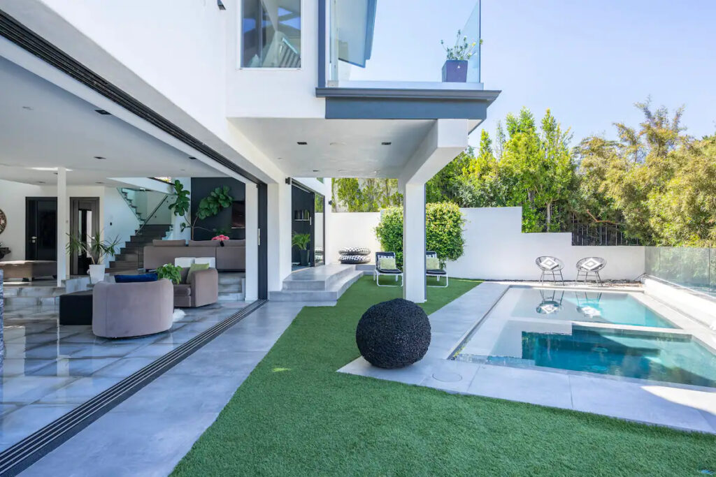 Troy Estate by Villoura - luxury villa rental in Los Angeles, photo 37