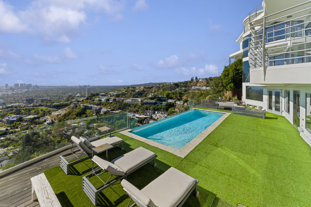 Skyline Retreat by Villoura - luxury villa rental in Los Angeles, photo 55