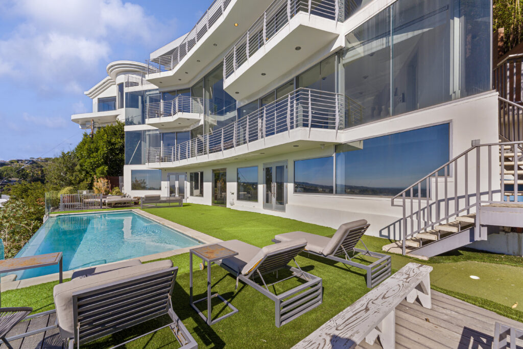 Luxury Villas Located Near World Cup Stadium Sell Out