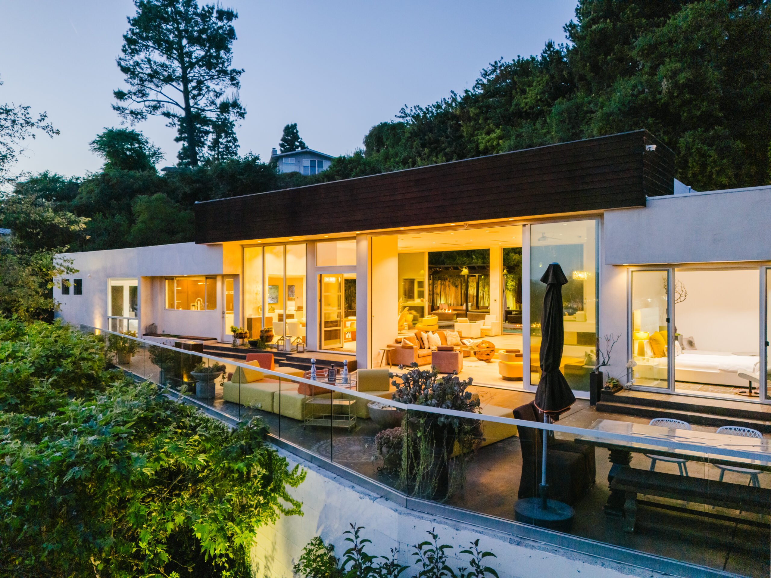 Carmelita Hillside - luxury villa rental in Beverly Hills, photo 1