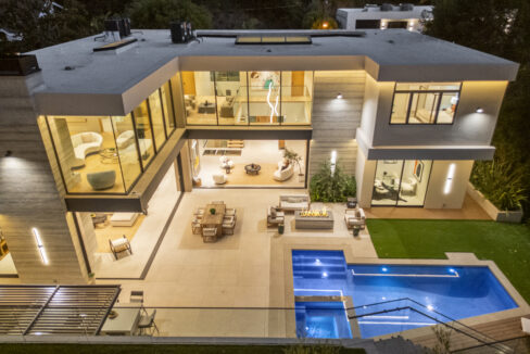Hillcrest Manor