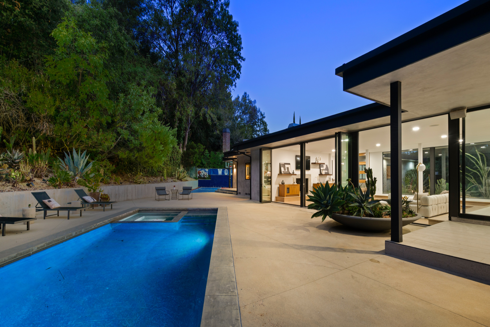 Magnolia Sanctuary - luxury villa rental in Beverly Hills, photo 1