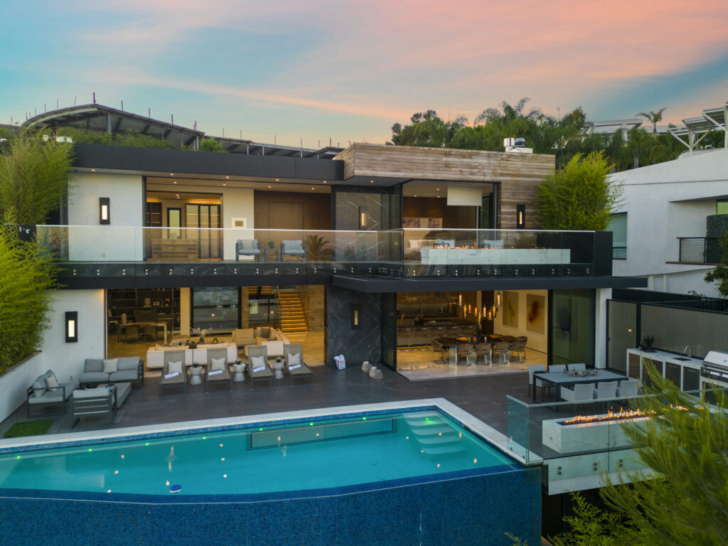 Pacific Manor