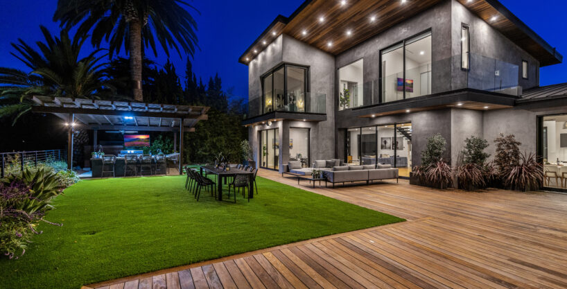 Reseda Manor