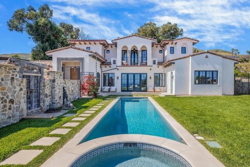 Landscaped exterior at Carbon Coastal Malibu luxury rental