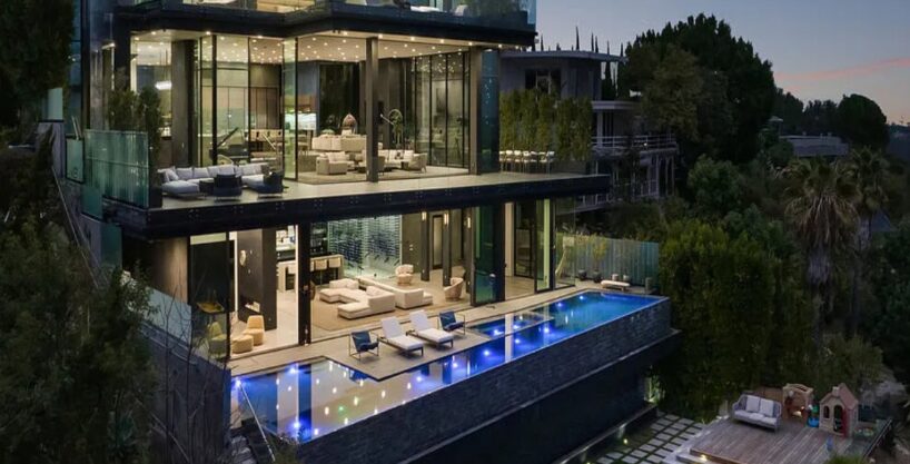 Garden exterior at Sarbonne House Bel Air luxury rental