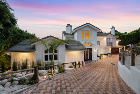 Exterior twilight view of luxury Studio City vacation rental with 3 bedrooms