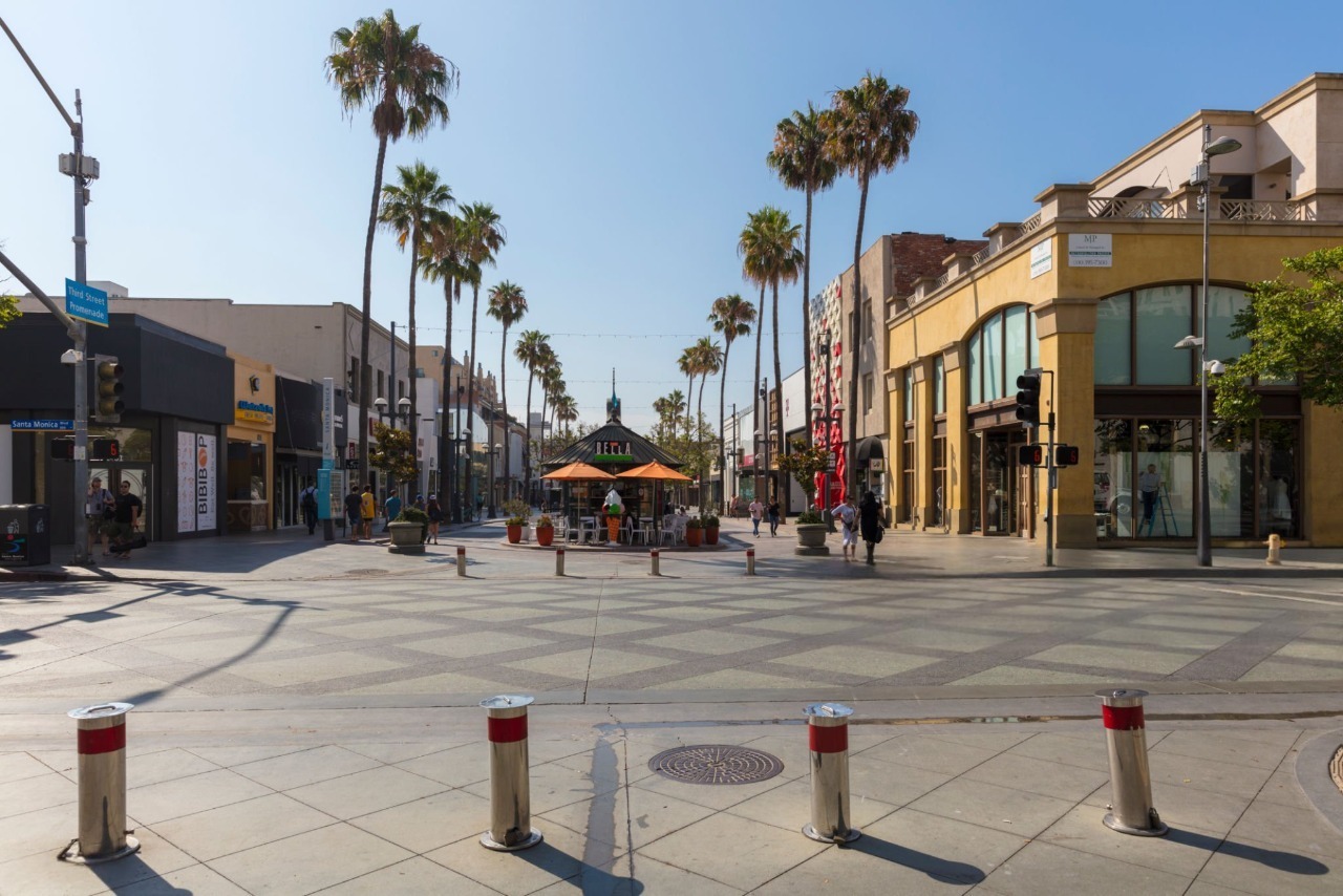 why choose santa monica for a luxury stay