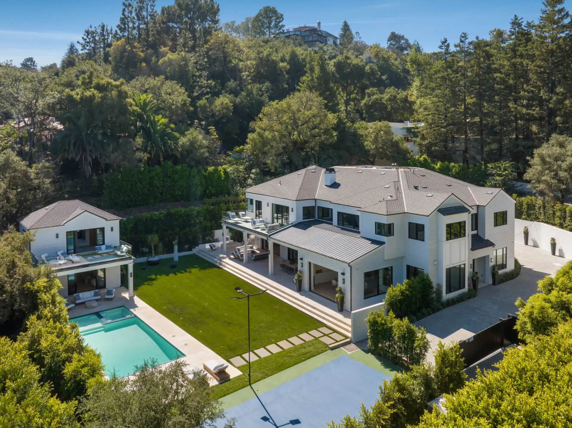 Airbnb Alternatives for Luxury Stays in California