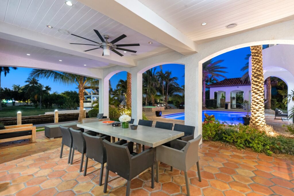 Entertaining at a Rented Estate: How to Host Beautifully Without Lifting a Finger
