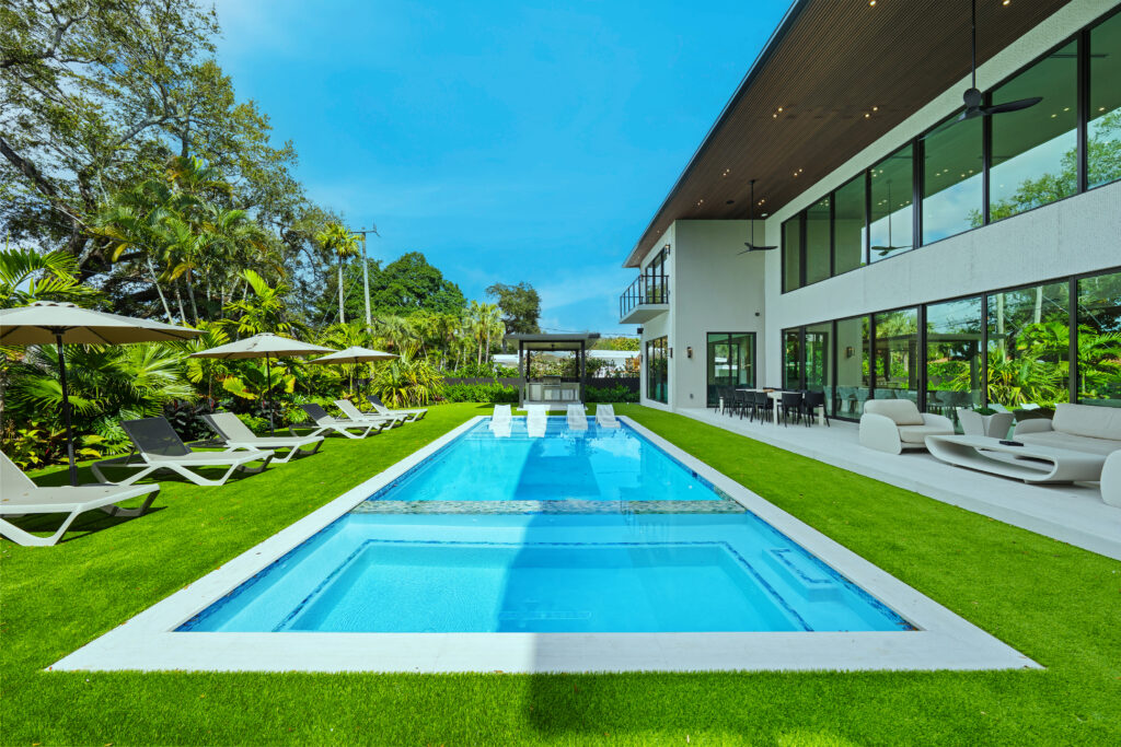 Villa Jasper resort-style pool terrace luxury residence