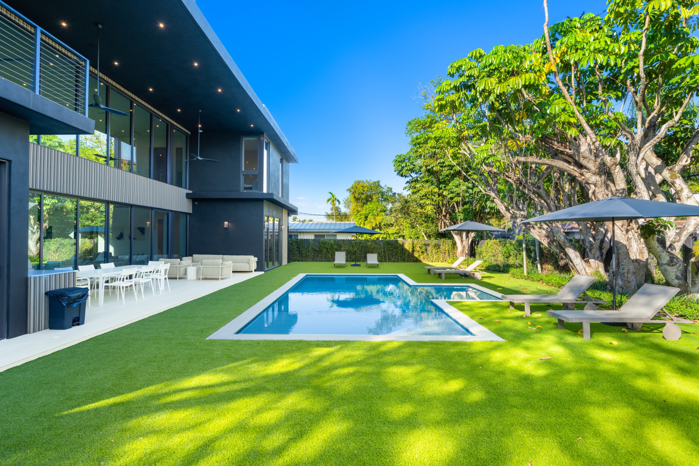 Exterior and pool of Villa Onyx, a Villoura residence in Los Angeles