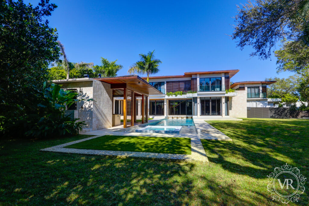 Villa Pointe elegant exterior with lush garden luxury residence