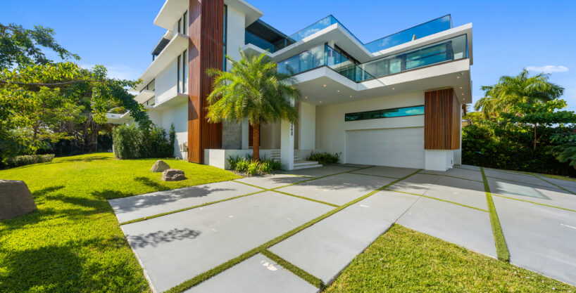 Villa Reverie modern front exterior luxury villa
