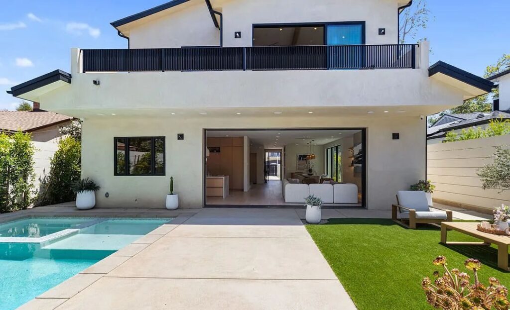 Addison Modern, luxury villa rental in Encino (photo 26)