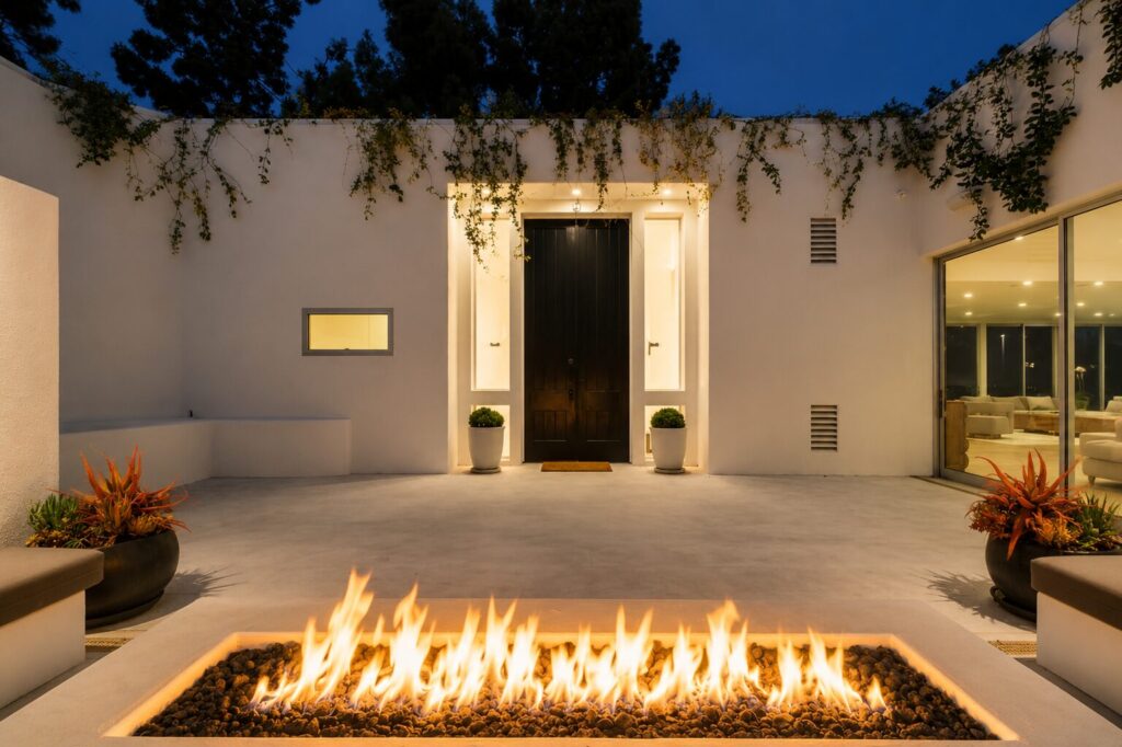 Cordell Courtyard Villa, luxury villa rental in the hills above the Sunset Strip (photo 2)