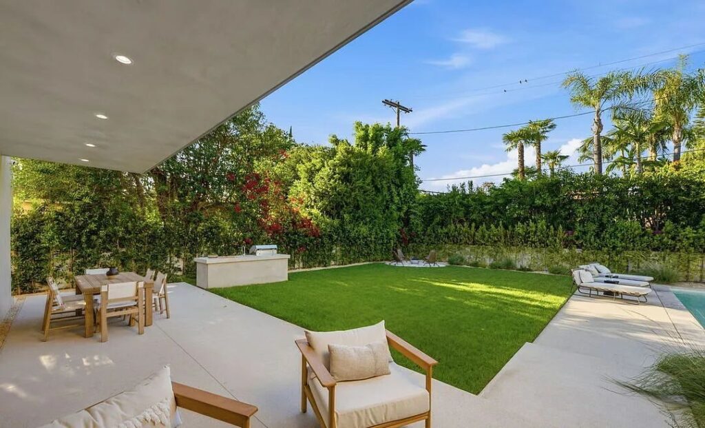 Encino Farmhouse Estate, luxury villa rental in Encino (photo 5)