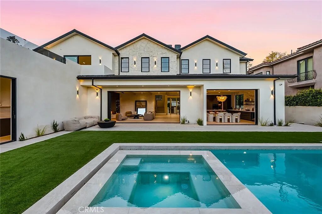 Hesby Oaks Estate, luxury villa rental in Encino