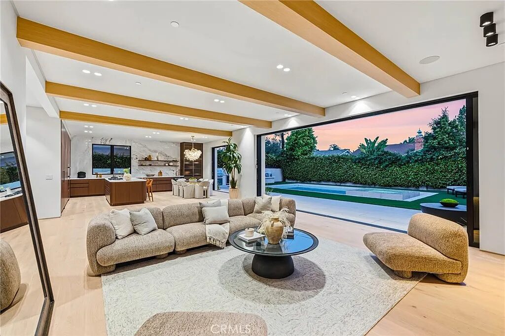 Hesby Oaks Estate, luxury villa rental in Encino (photo 2)