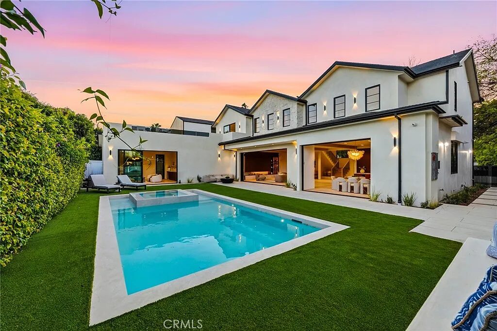 Hesby Oaks Estate, luxury villa rental in Encino (photo 15)