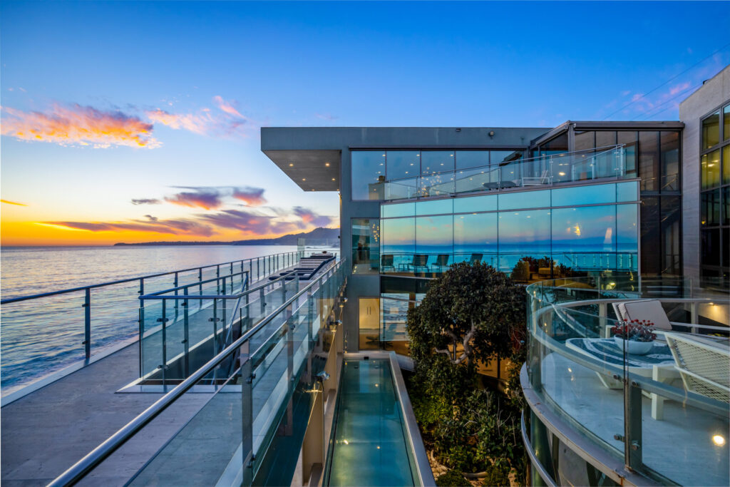 Malibu Road Glass Beach House, luxury villa rental in Malibu (photo 2)