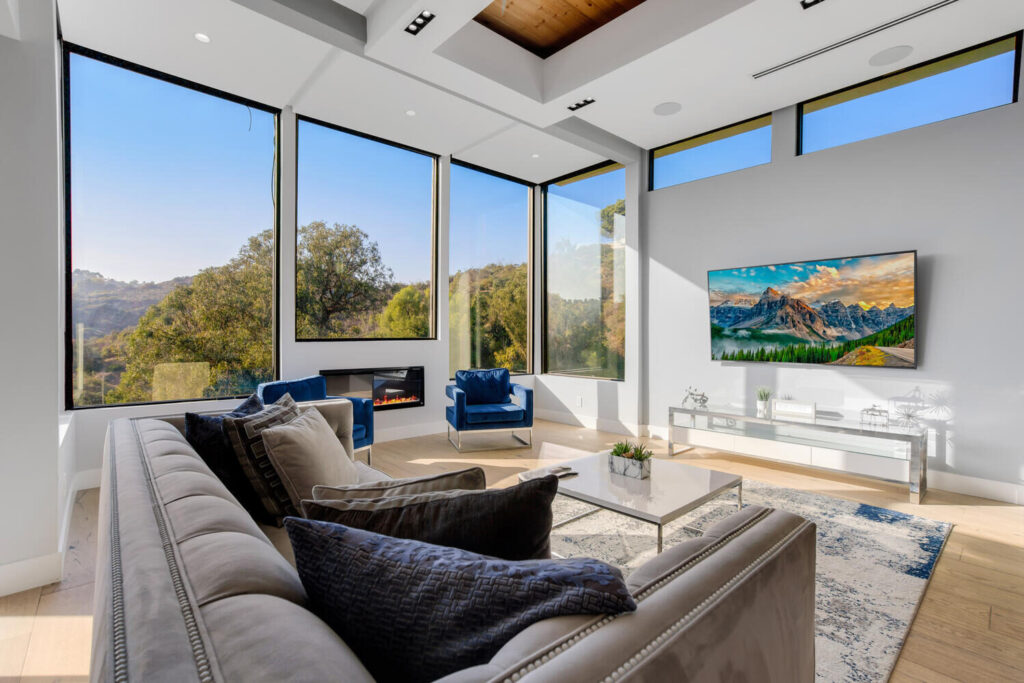 Thames Canyon House, luxury villa rental in the Hollywood Hills