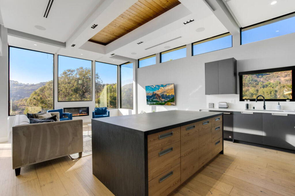 Thames Canyon House, luxury villa rental in the Hollywood Hills (photo 4)