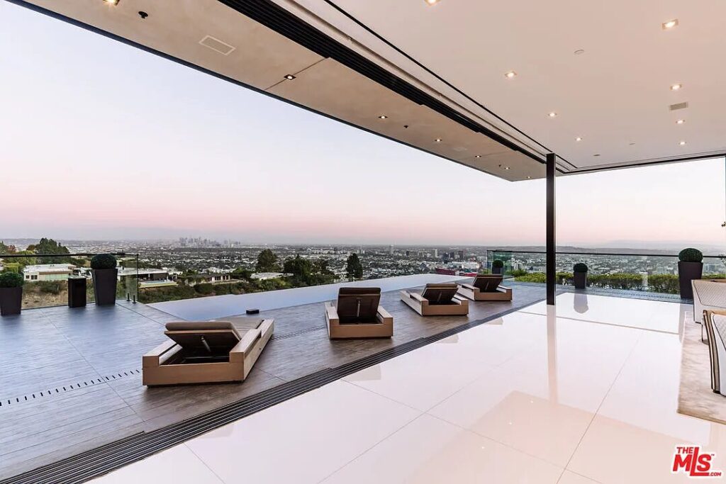Thrasher Glass House, luxury villa rental in Bird Streets, Hollywood Hills (photo 2)