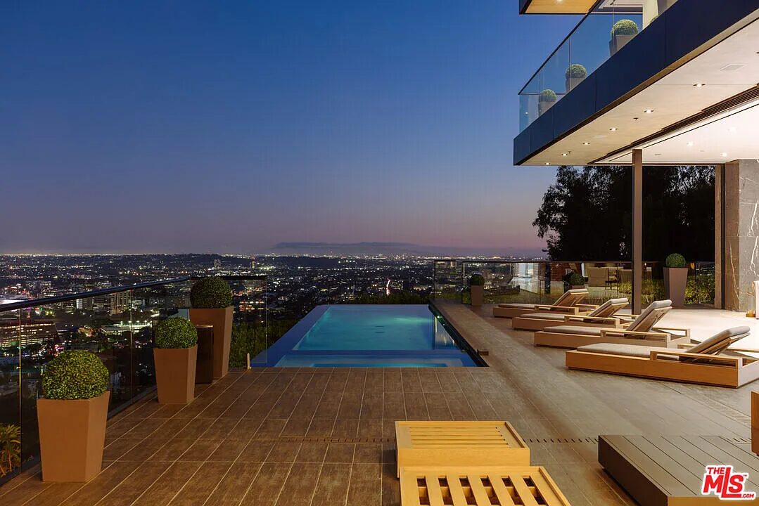 Thrasher Glass House, luxury villa rental in Bird Streets, Hollywood Hills (photo 15)