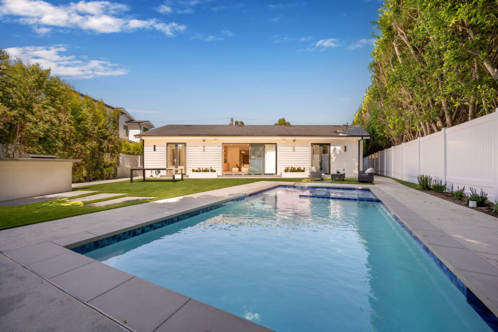 Woodley Modern, luxury villa rental in Encino (photo 25)