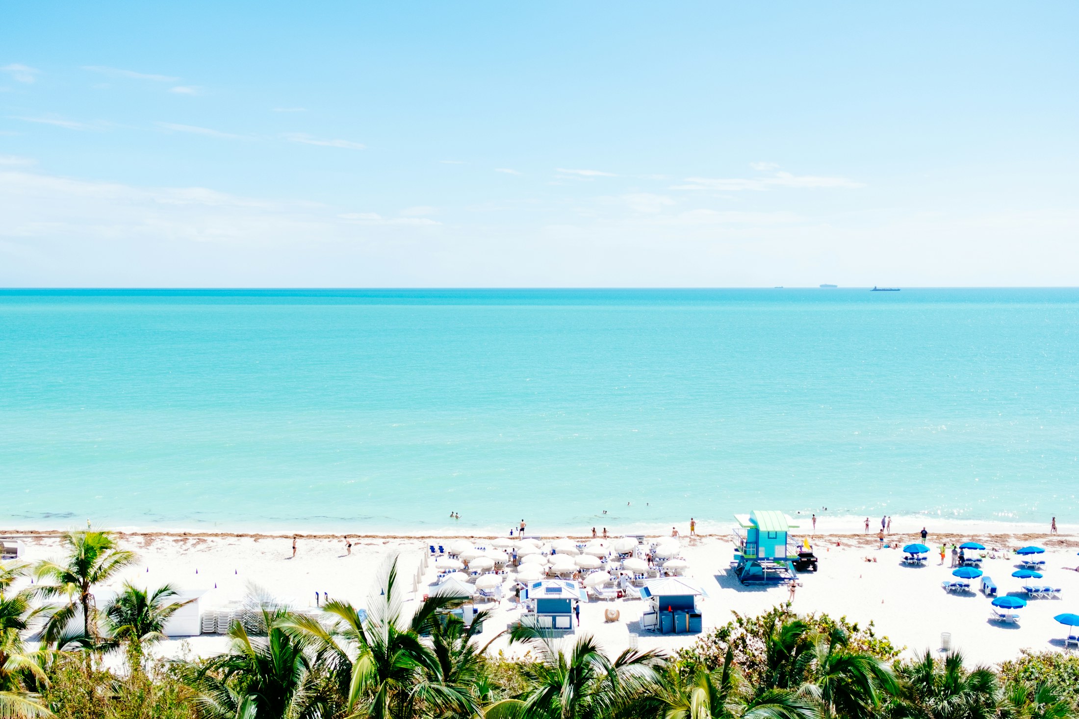 Turquoise Atlantic water and white sand on Miami Beach