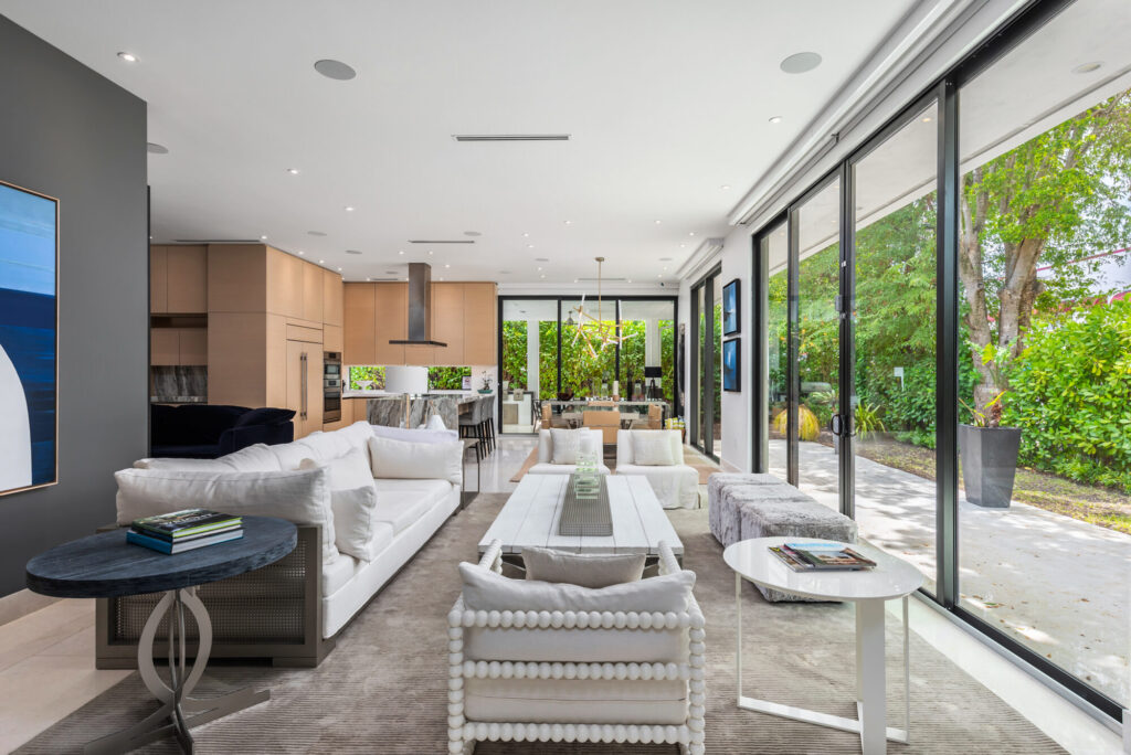 Villa Aurelia, luxury villa rental in Design District, Miami (photo 7)