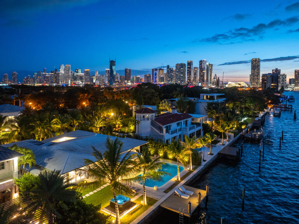 Villa Biscayne, luxury villa rental in Venetian Islands, Miami Beach (photo 2)