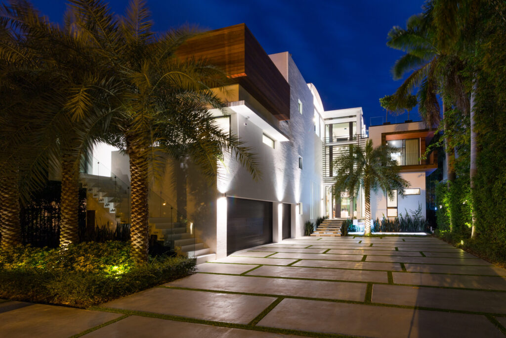 Villa Elysian, luxury villa rental in Venetian Islands, Miami Beach (photo 2)