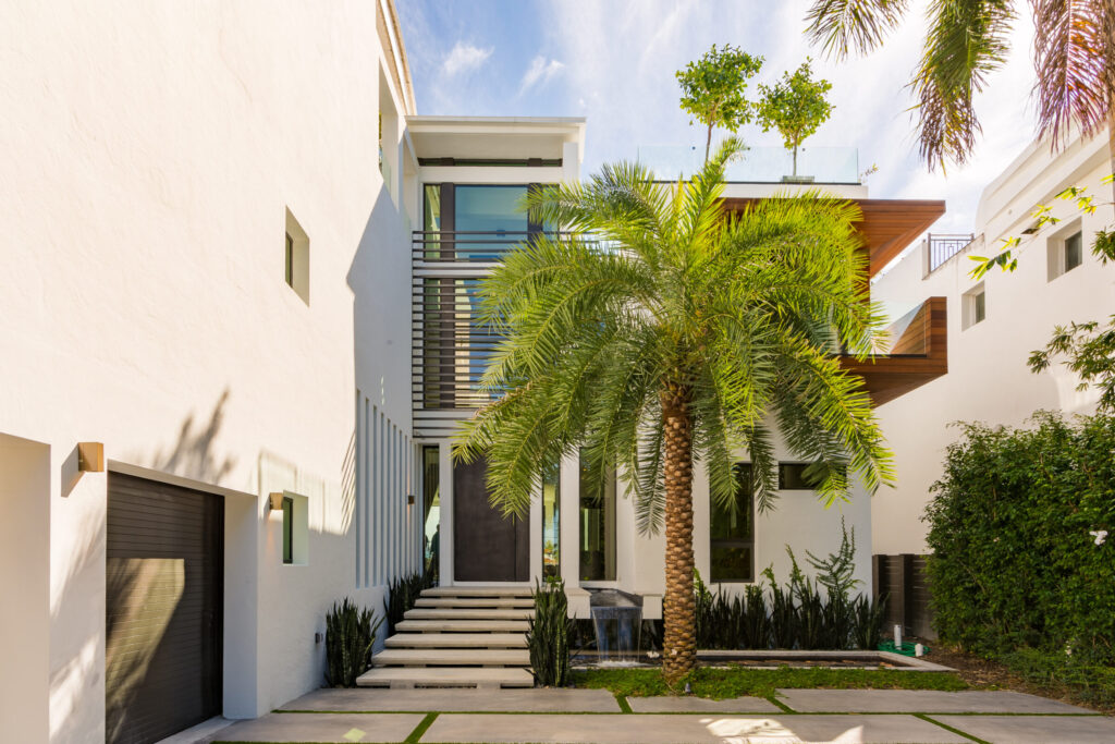 Villa Elysian, luxury villa rental in Venetian Islands, Miami Beach (photo 4)